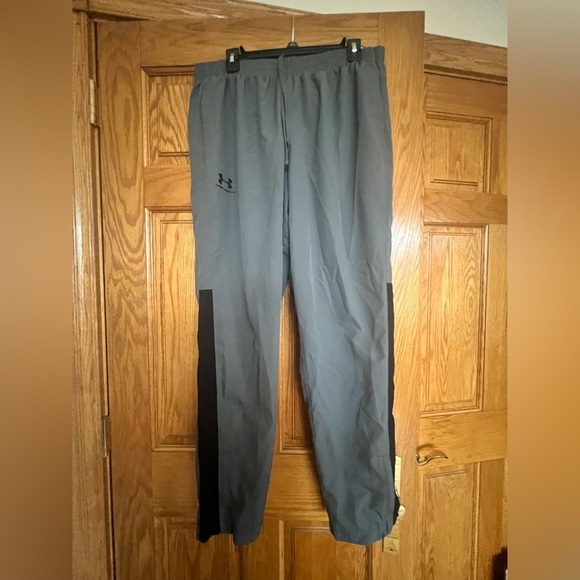 Men’s - Under Armour - Loose Sweatpants - Picture 1 of 9